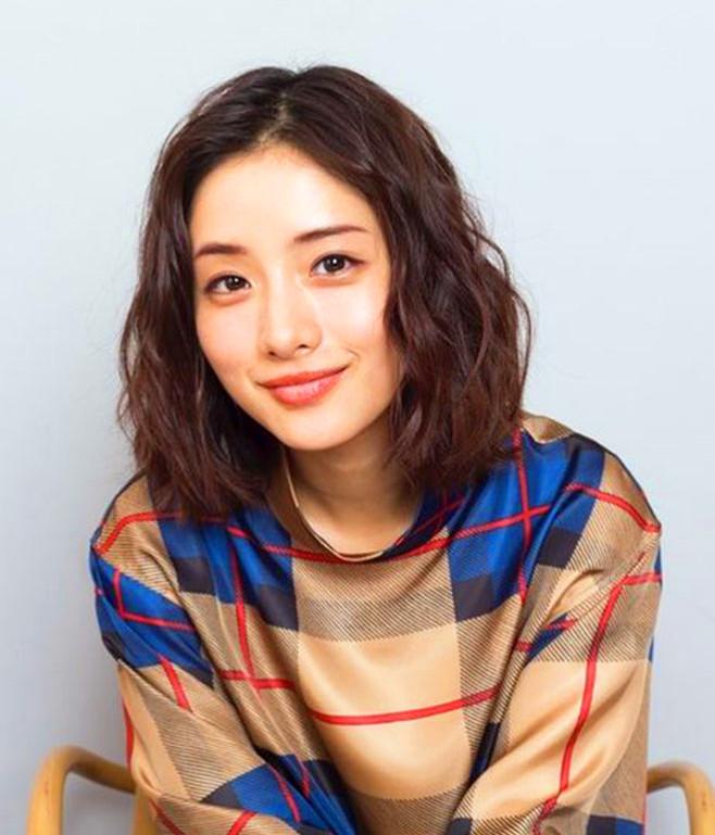 石原里美短发怎么能如此撩人!又骗我剪短发?