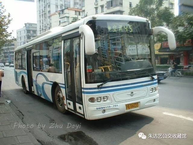 上海公交现存涂装一览