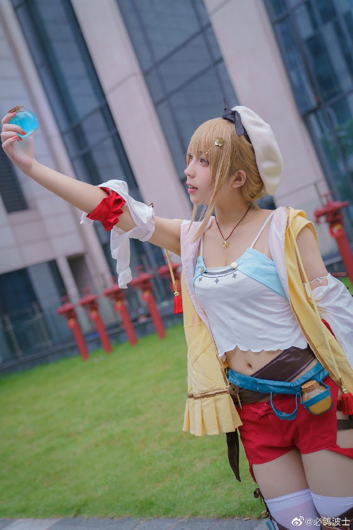 莱莎cosplay教程,莱莎coser