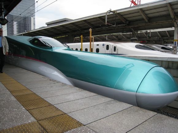 日本新干线e5系电力动车组