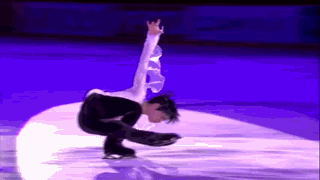 各种风格的考斯藤做反类型的动作啊哈哈哈 比如这个芬兰场的gala出场