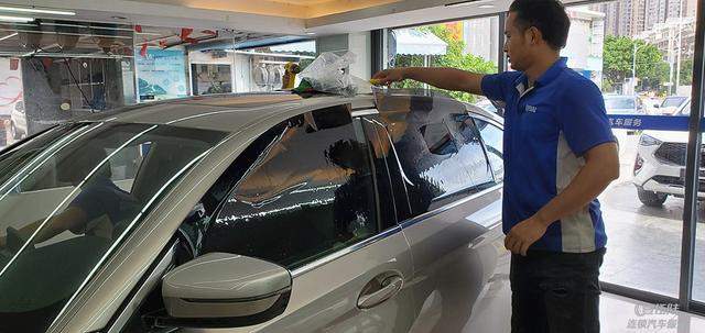 自己怎样贴汽车玻璃膜 cc4f0c7fca3bd7f26d5ec33335f8d99815223ccb.jpg