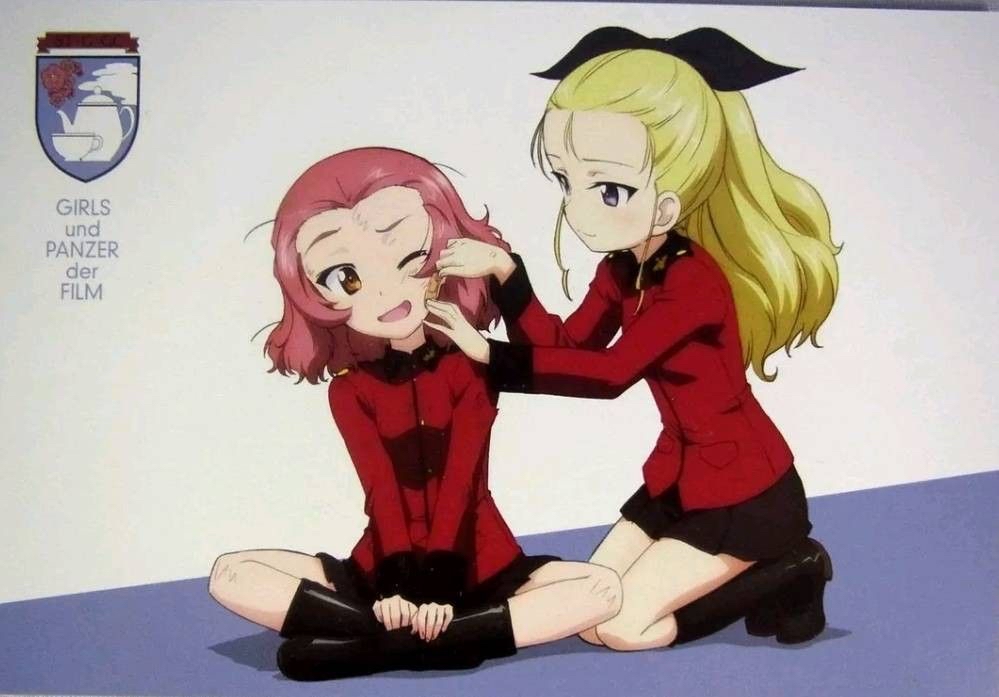 美图分享《少女与战车》蔷薇果