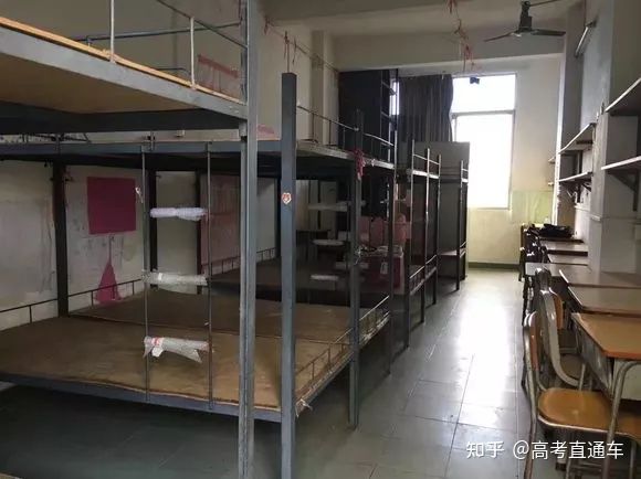 广东156所大学宿舍曝光!学校选得好,跟住五星酒店没区别