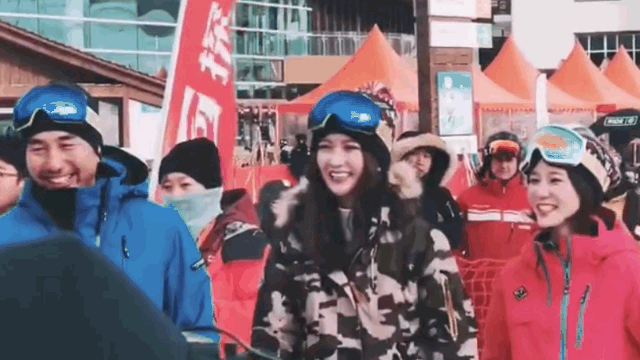 【吴哲晗】