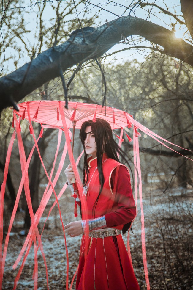 天官赐福cos:这个花城婚服绝了!网友:是羡慕不来的身高和颜值