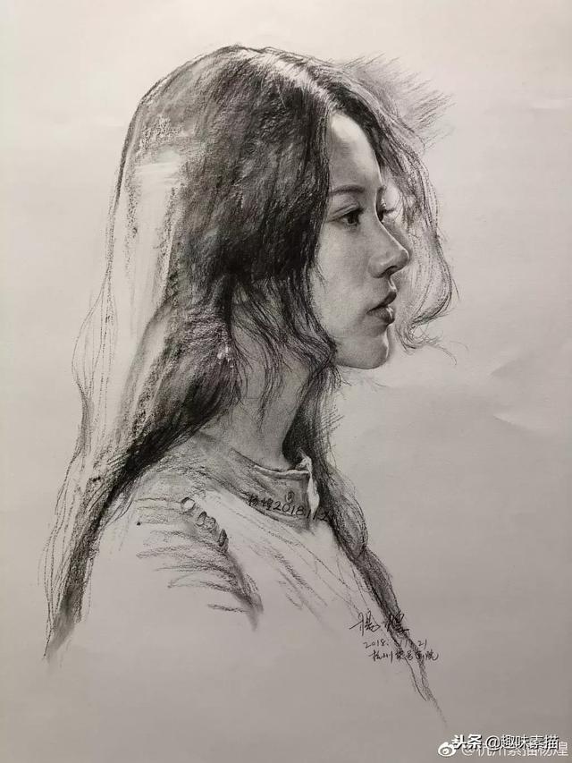 一组杨煌美女素描曾刷爆无数次朋友圈 每次看完他的作品 都想把自己的