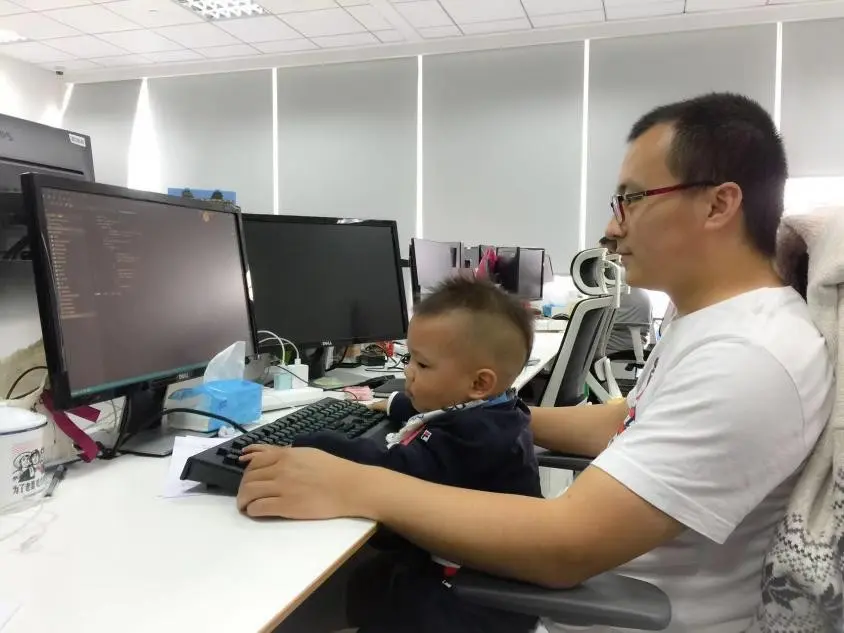 我游戏程序员,通宵编码一个月后,公司每月流水2000万,人生逆转