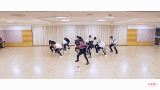 一起来品品那些年我们小婷的刀群舞不~ - 哔哩哔哩