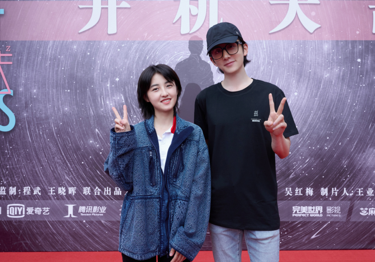 《盛夏未来》还未播,张子枫又和他成为初恋,37岁的他演子枫爸爸