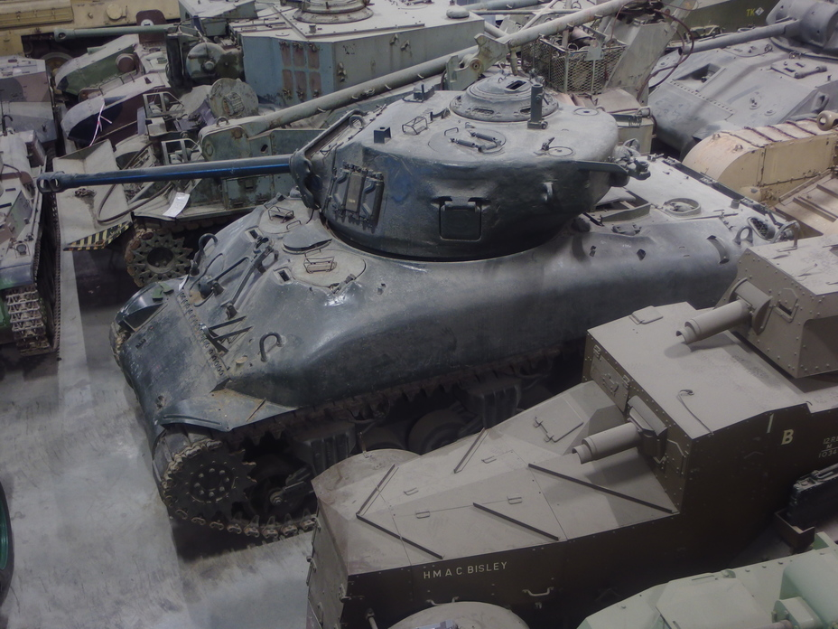 m4谢尔曼中型坦克她的m375mmm176mm坦克火炮美英一些坦克载具的名字