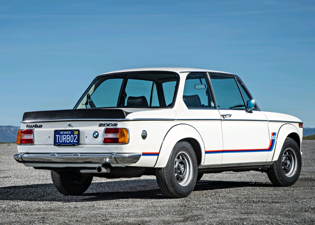 alan jones驾驶bmw 2002 turbo拉着唐可可去格拉茨的草场欣赏经典bmw