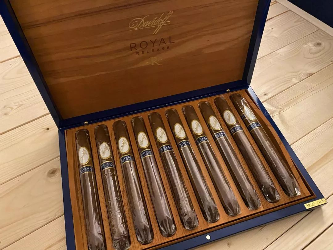 顶级雪茄迎新春 | davidoff royal release salomones