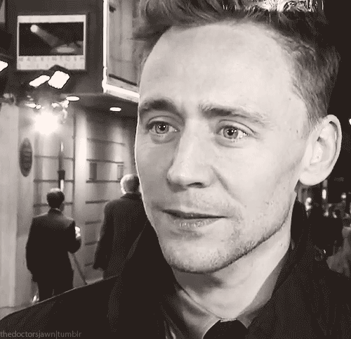 即托马斯·威廉·希德勒斯顿(thomas william hiddleston),1981年2月
