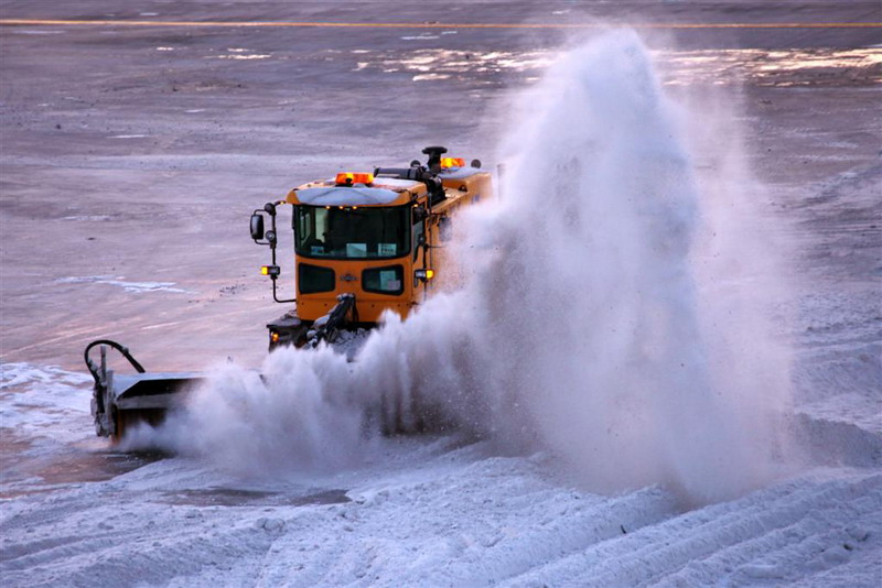机场道面除雪车