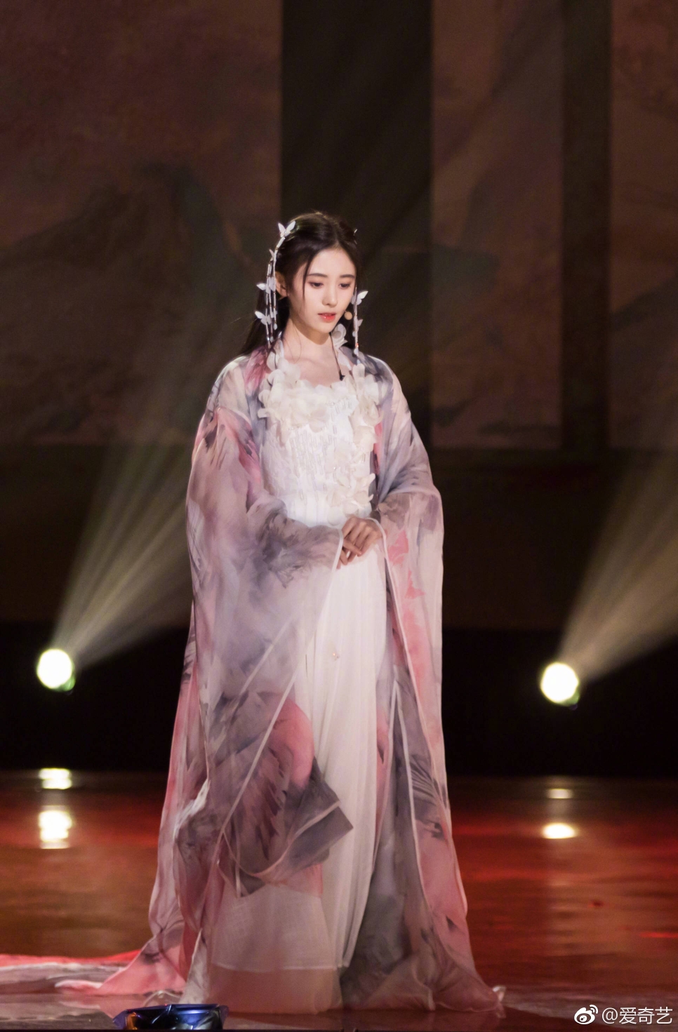 从千年古画里走出来的古典仙女鞠婧祎