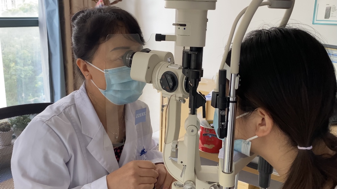 为什么近视散光眼镜小,为什么近视散光眼镜小了