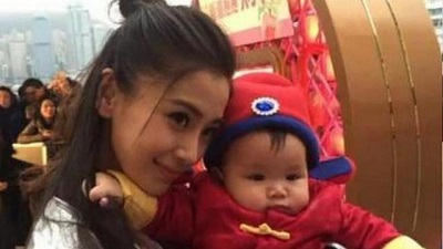 黄晓明和杨颖儿子近照曝光大家觉得小海绵更像谁