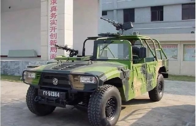 解放军4×4轻型装甲越野车
