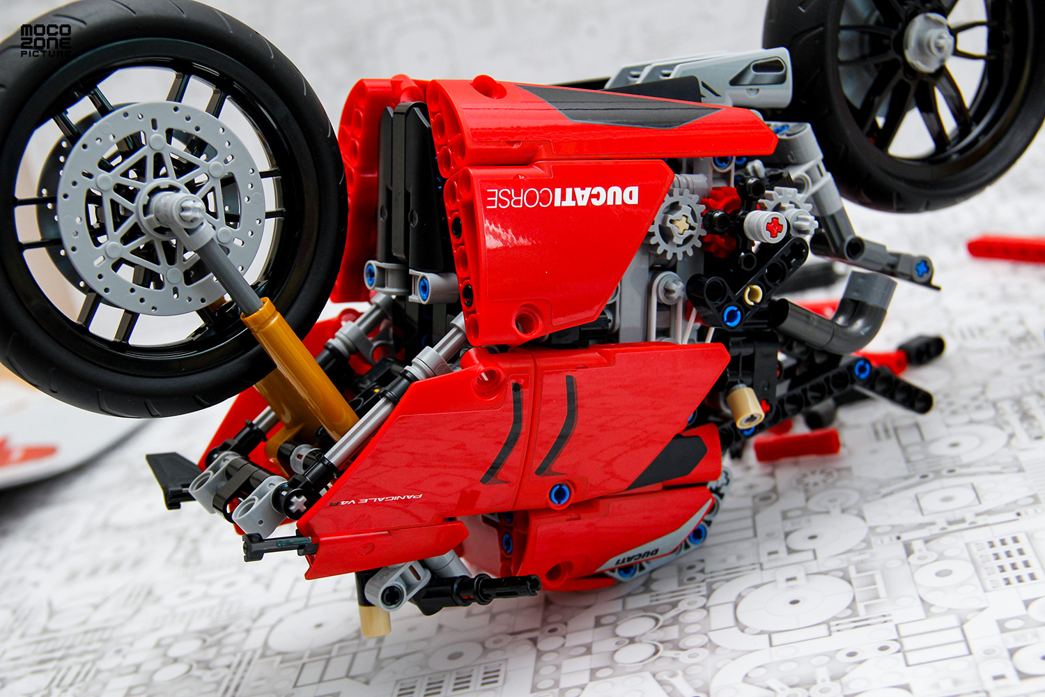 乐高科技系列新品42107杜卡迪panigalev4r测评
