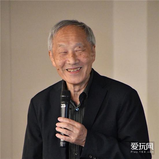 ��һ�죬�ı���Ϸ���������ү����ͷ��