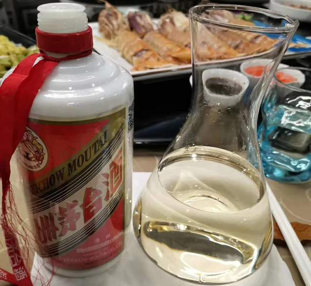 为什么茅台酒颜色发黄?哪些白酒颜色发黄?