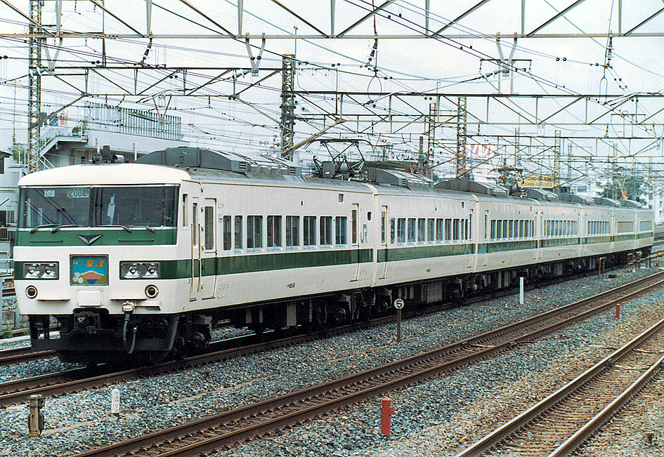 走向深渊的日本国铁(13)列车优等化与运价高额化