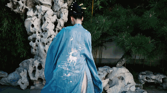 水龙吟视频欣赏: 02:31 【逍遥舞境】舞蹈《水龙吟》羌笛如龙吟出水