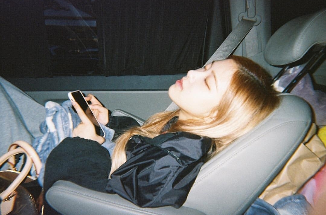 blackpink朴彩英10.21更新ins美图分享