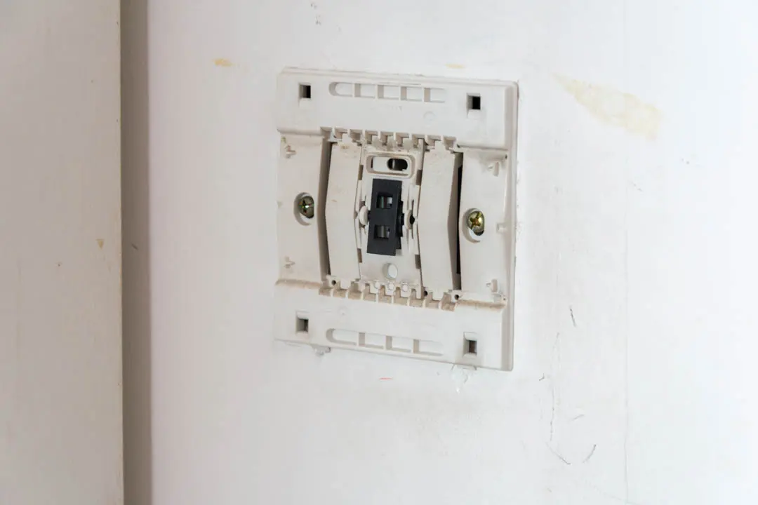 绿米aqara智能墙壁开关e1安装教程：简单几步，让传统灯具变得更聪明