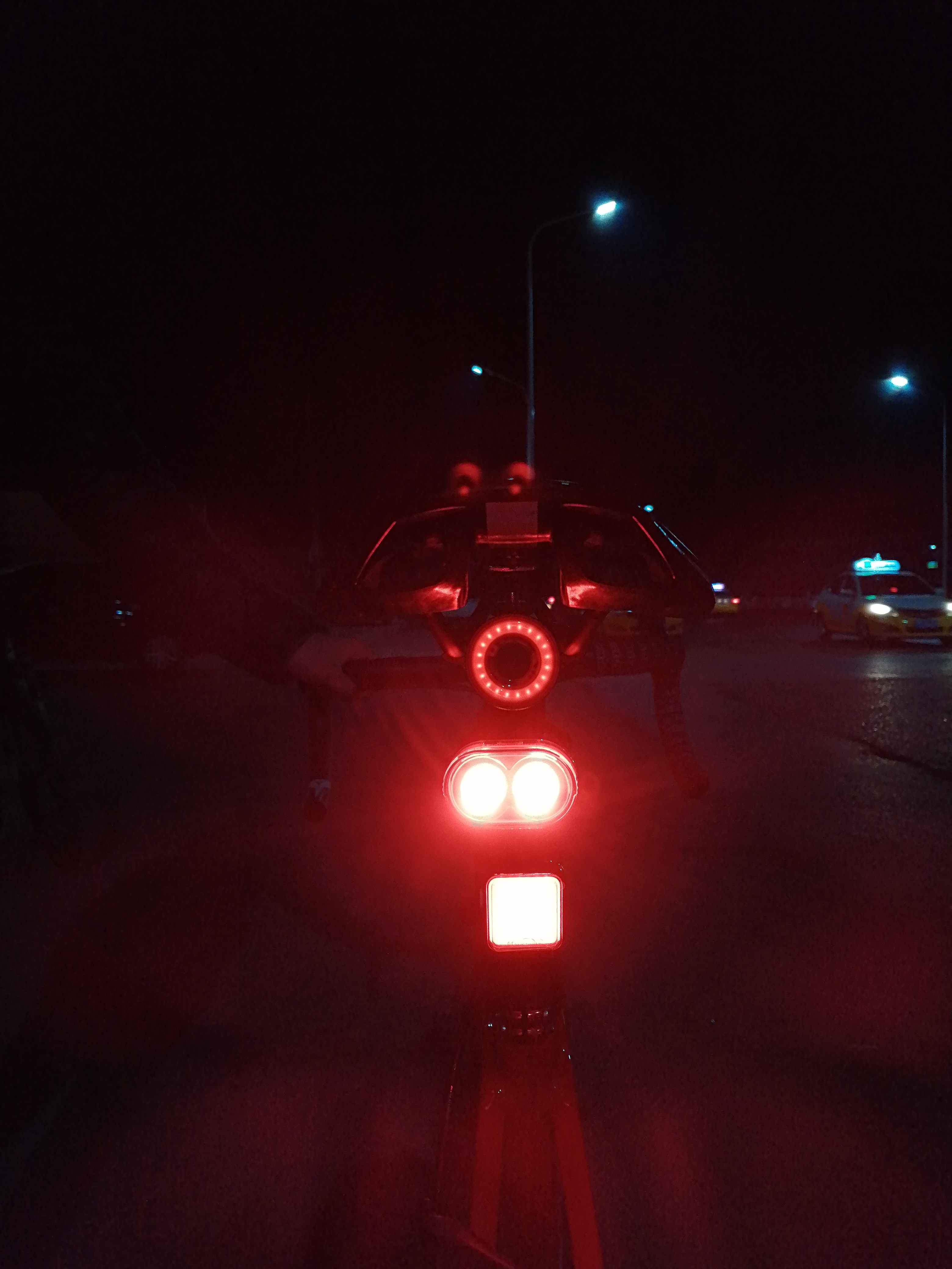 30多岁开荣威i6轿车怎么样