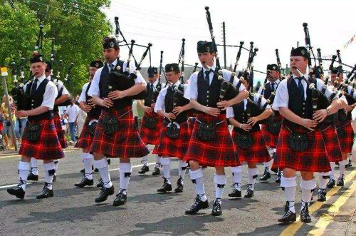 苏格兰风笛以及穿苏格兰裙的苏格兰人(2333)