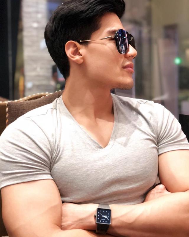 patrick泰国,patrickfiori 当然,patrick也比较适合方形眼镜. gerard sabe