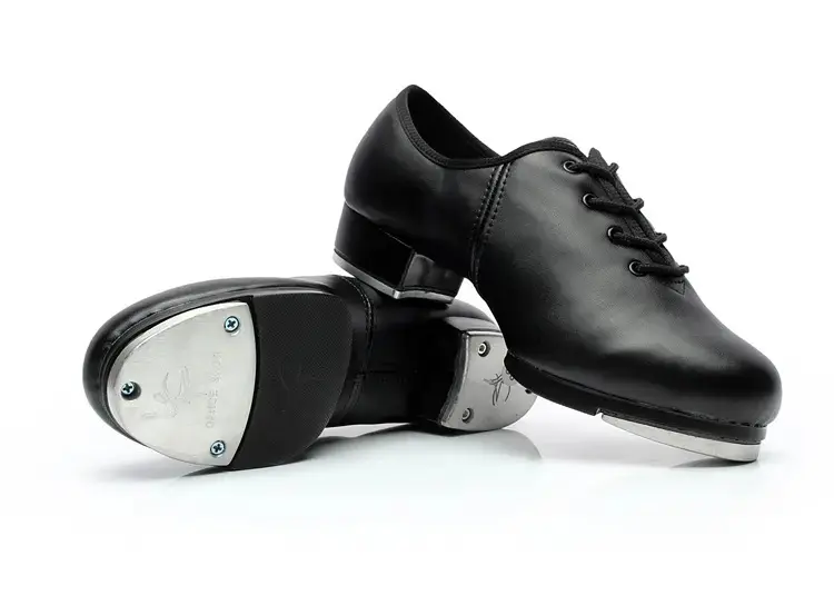 括加拿大）原本我认为黑色舞鞋是指爵士舞鞋，但实际上这双鞋是踢踏舞鞋