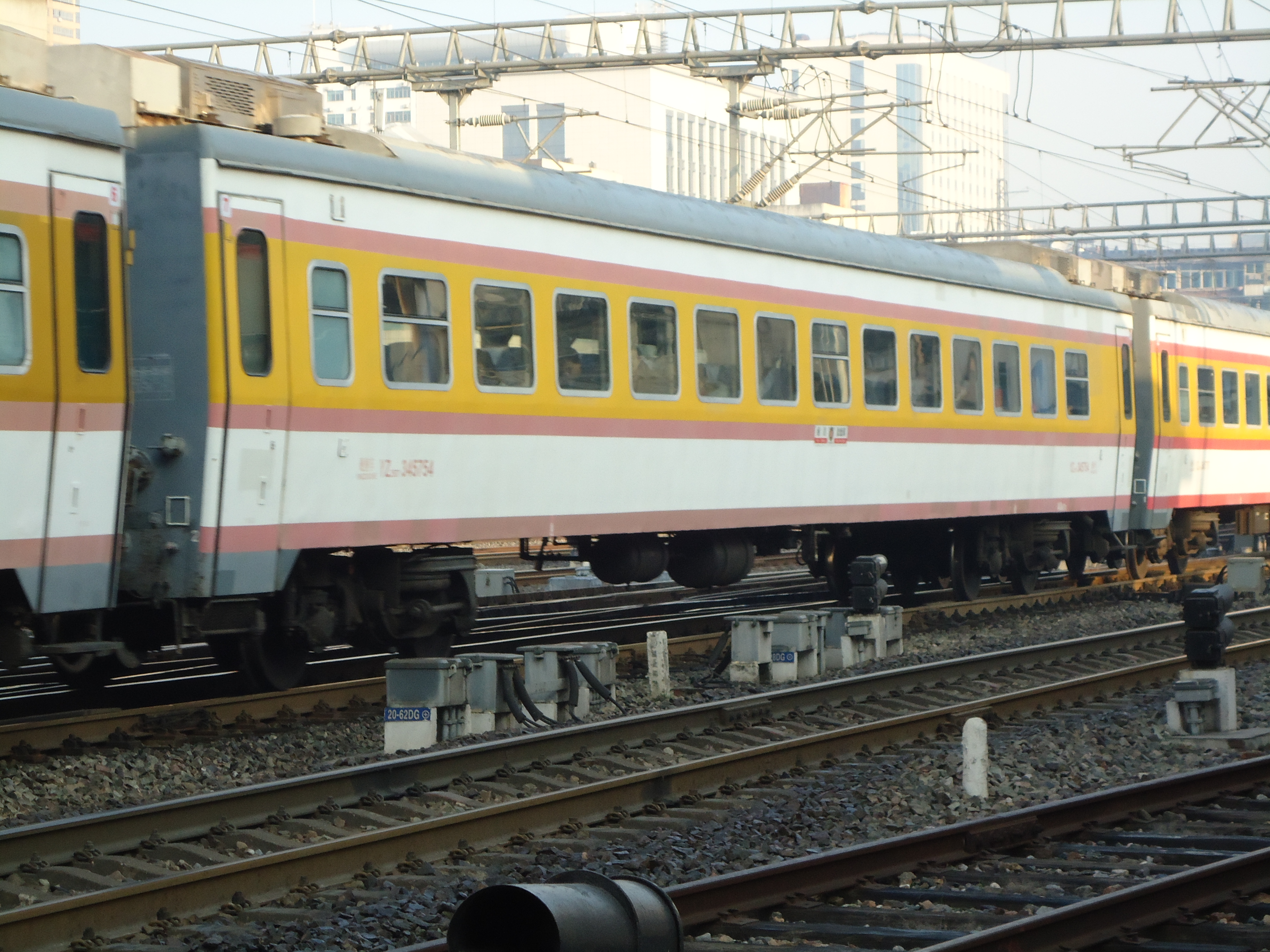 九江号25dt车底通过(k8730/29)