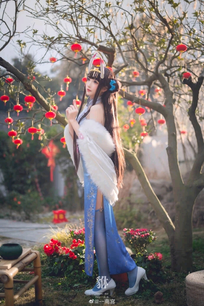 《碧蓝航线》能代貅春节旗袍冬雪沁香cos