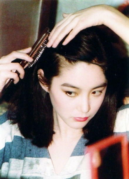 香港美女的十二大美女霞玉芳红贤敏瑛琳欣敏茵贞回望那个各领电影剑风骚坐图片