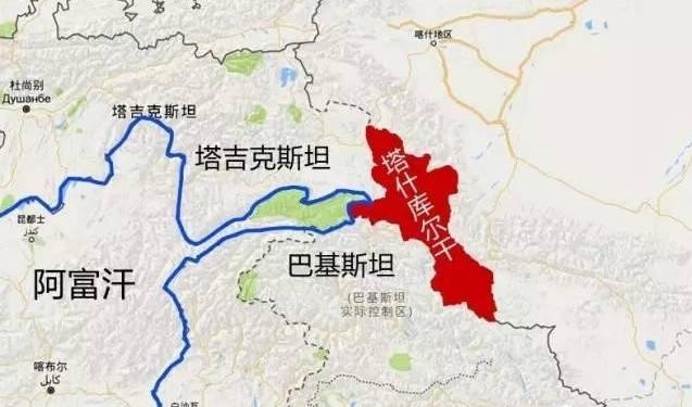 整个西半部县界也是国界,分别与塔吉克斯坦,阿富汗,巴基斯坦三国接壤