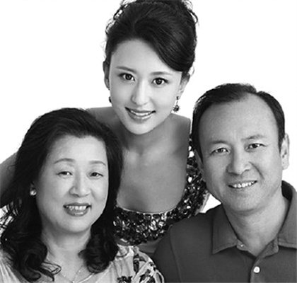主持人杨帆为啥总是不让妻子露面看到他妻子真容后表示理解