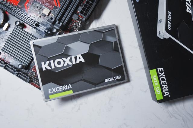 东芝存储改名铠侠后依旧真香?kioxia 铠侠 tc10 固态硬盘 评测