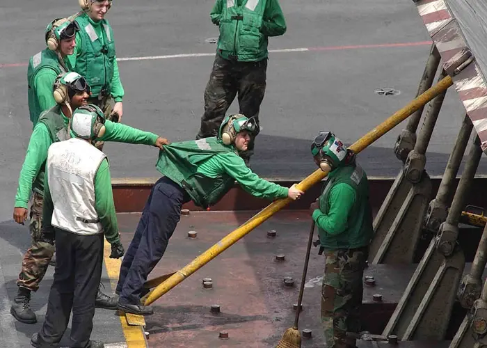 现代美国海军航空母舰空中作战 Modern United States Navy carrier air operations(图31) 现代美国海军航空母舰空中作战 Modern United States Navy carrier air operations(图31)