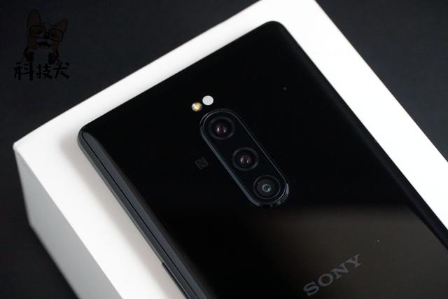 xperia1体验回归经典的索尼设计世界首创4koled屏幕智能手机