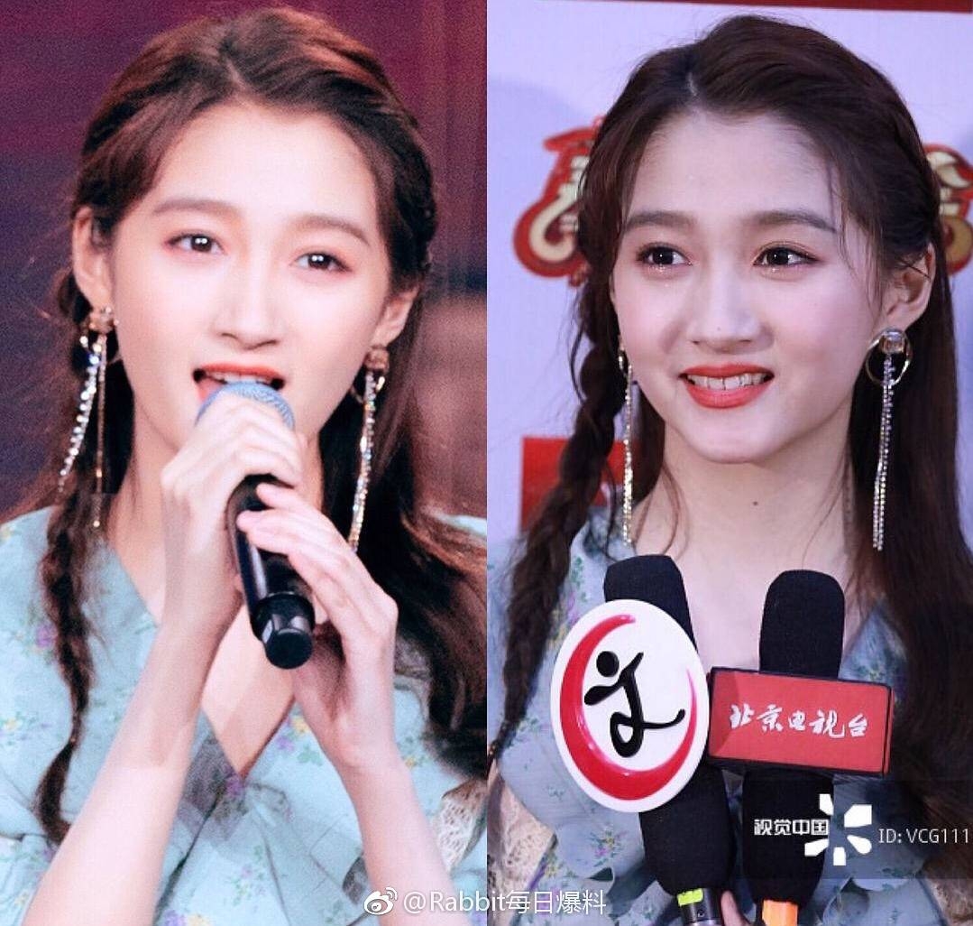 关晓彤好看的,不修图的那张更好看