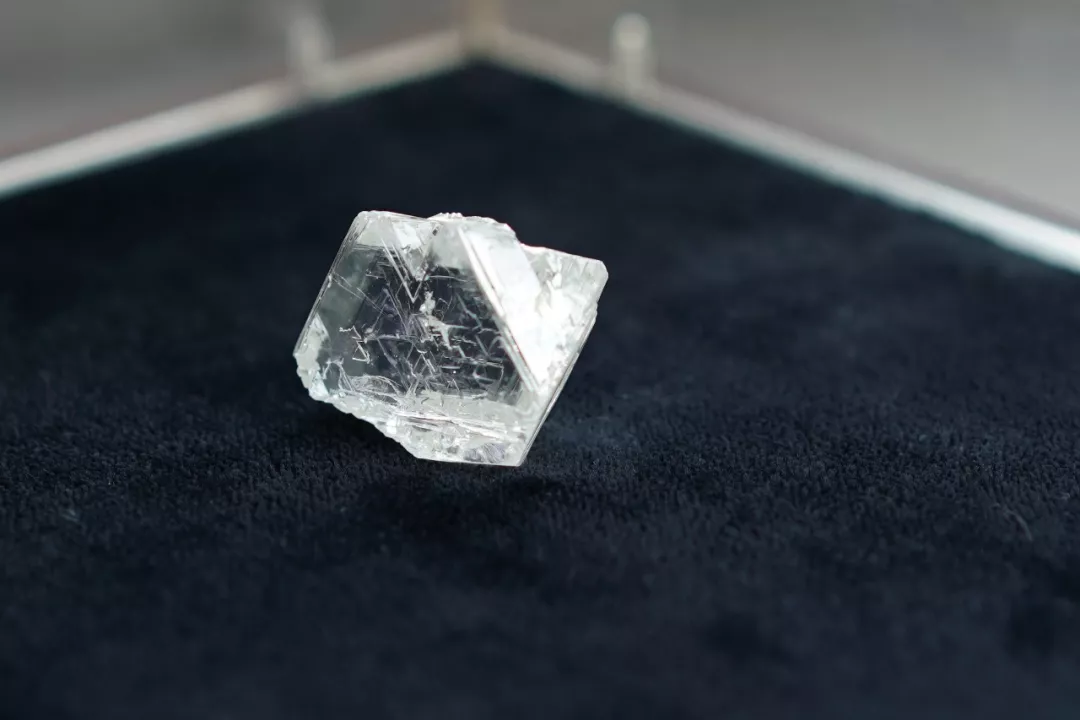 9,118.91克拉白色钻石