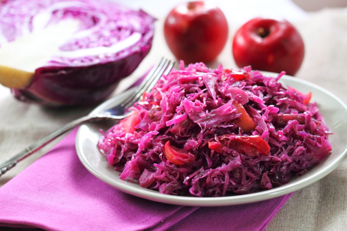 quick-braised-red-cabbage-and-apple.jpg