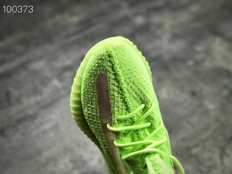 yeezy 350 v2 glow in the dark 椰子350v2荧光绿
