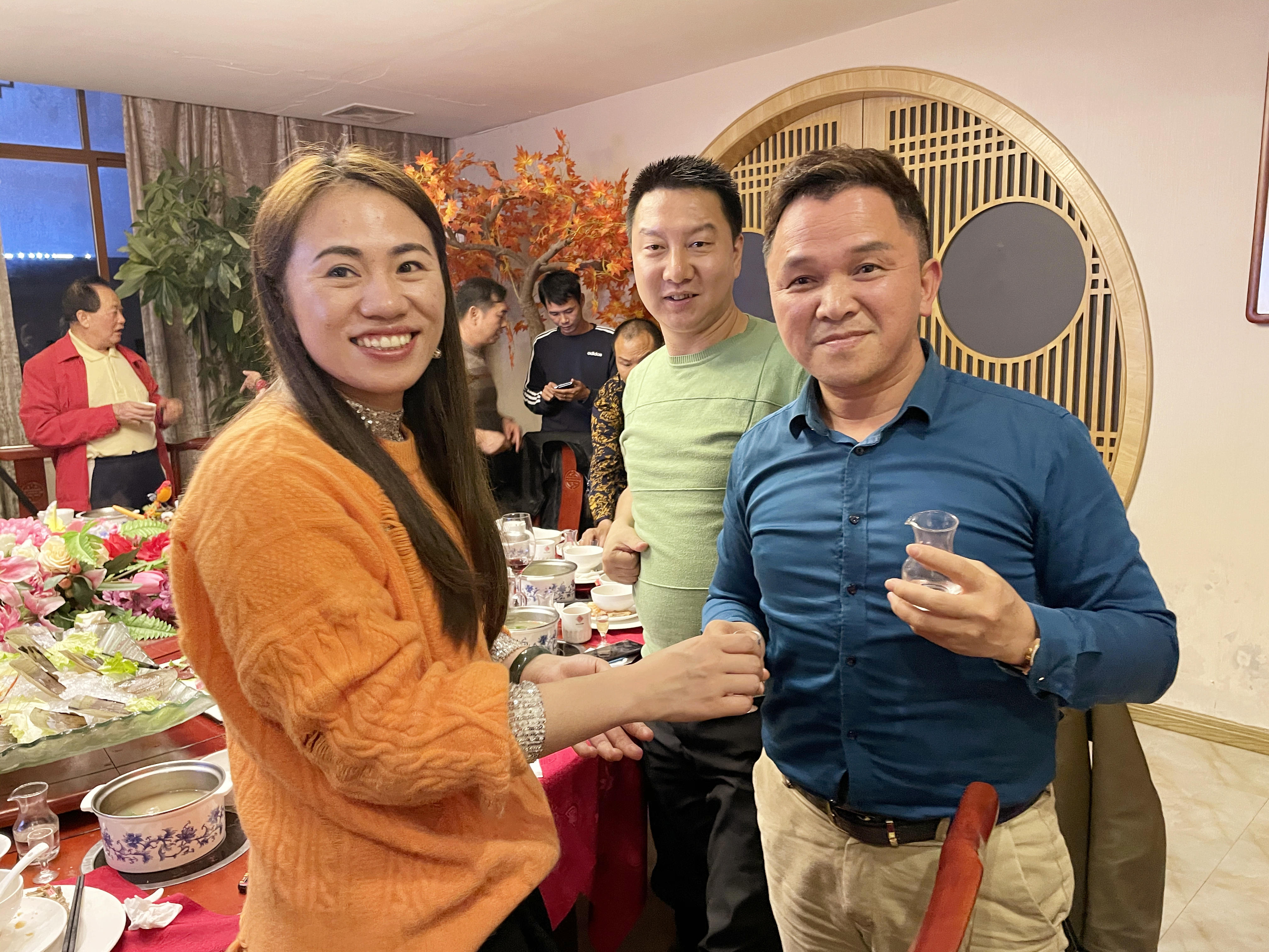 东盟黄海刚主席与广西山西商会郑景艺会长相约禅园听雨