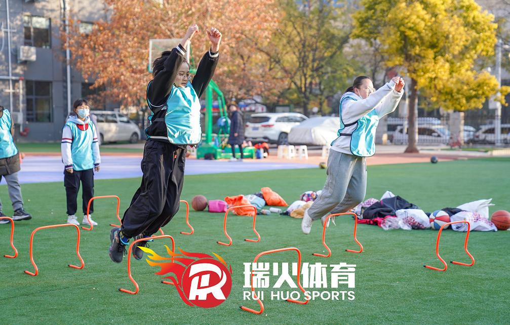 如何练习跳远能力 e243ad7a2ab25dbb905e80d5d63ea75bde0b0d61.png