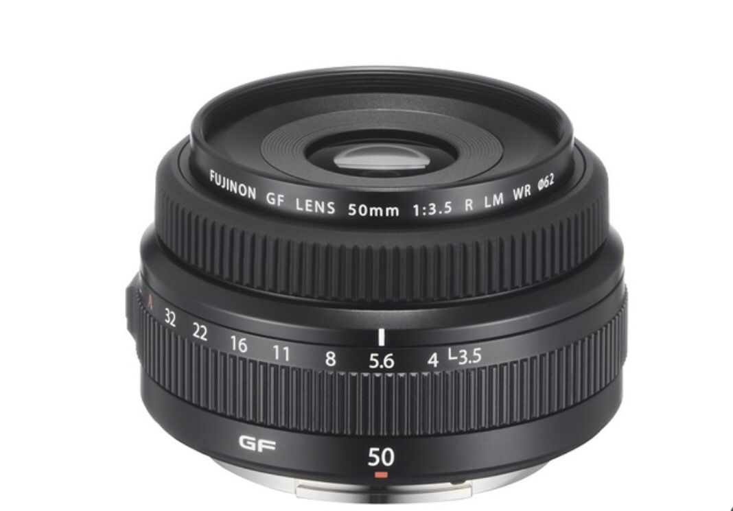 富士发布gf50mmf3.5中画幅镜头,重量达到335g 超轻挂机镜头
