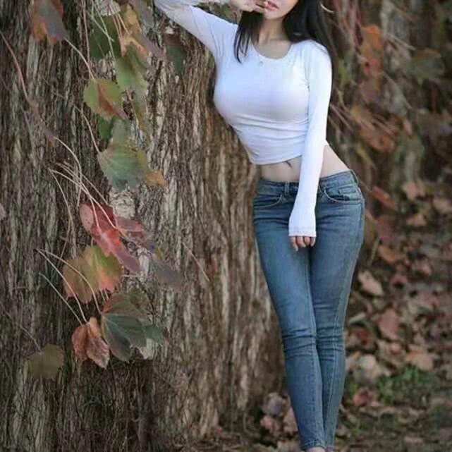 牛仔裤妹子,在视觉上美感十足